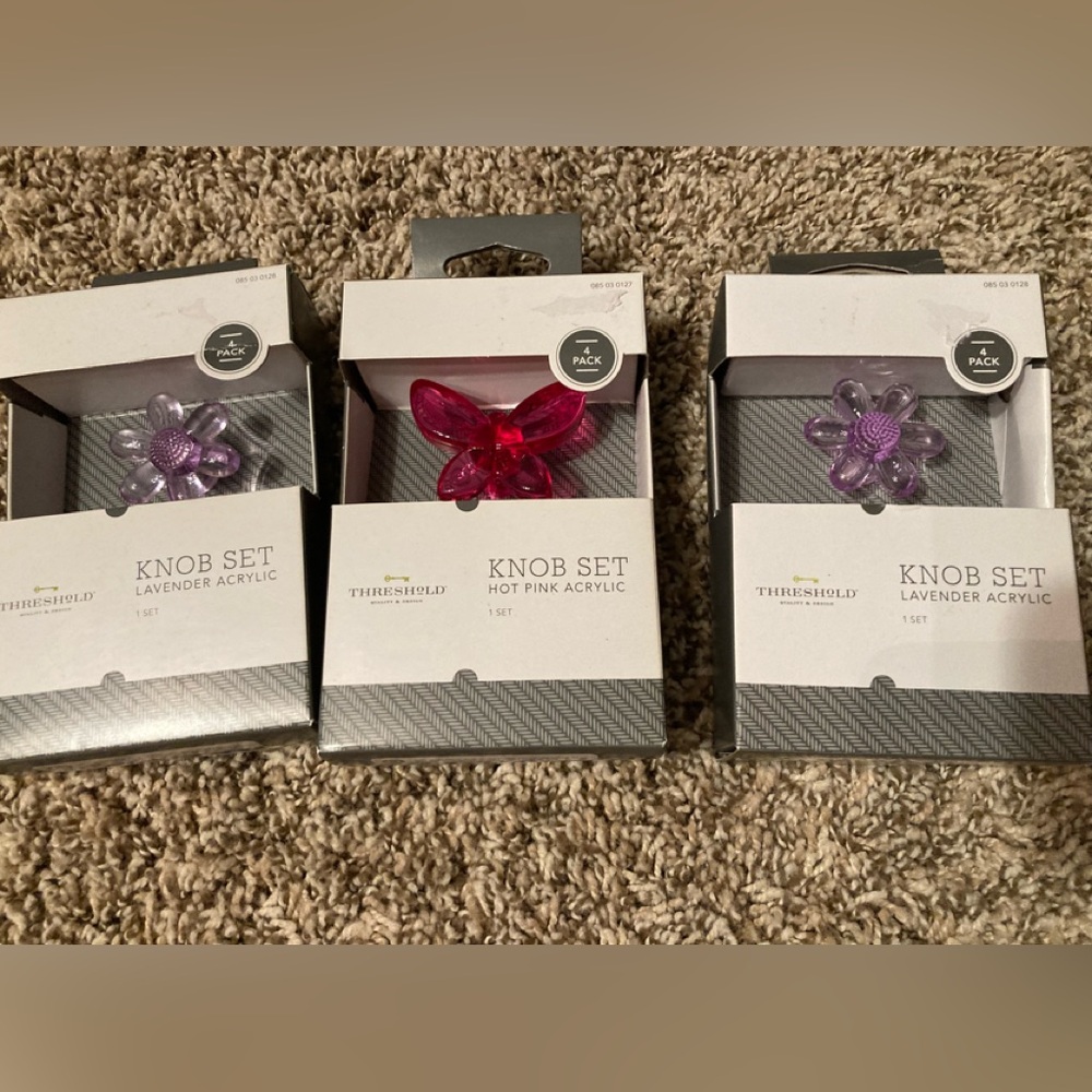 NIB 3 Sets of 4 Decorative Knobs